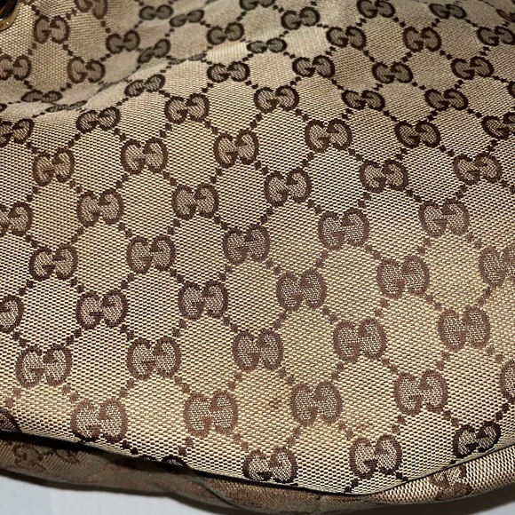 Gucci Bag - Picture 10 of 17